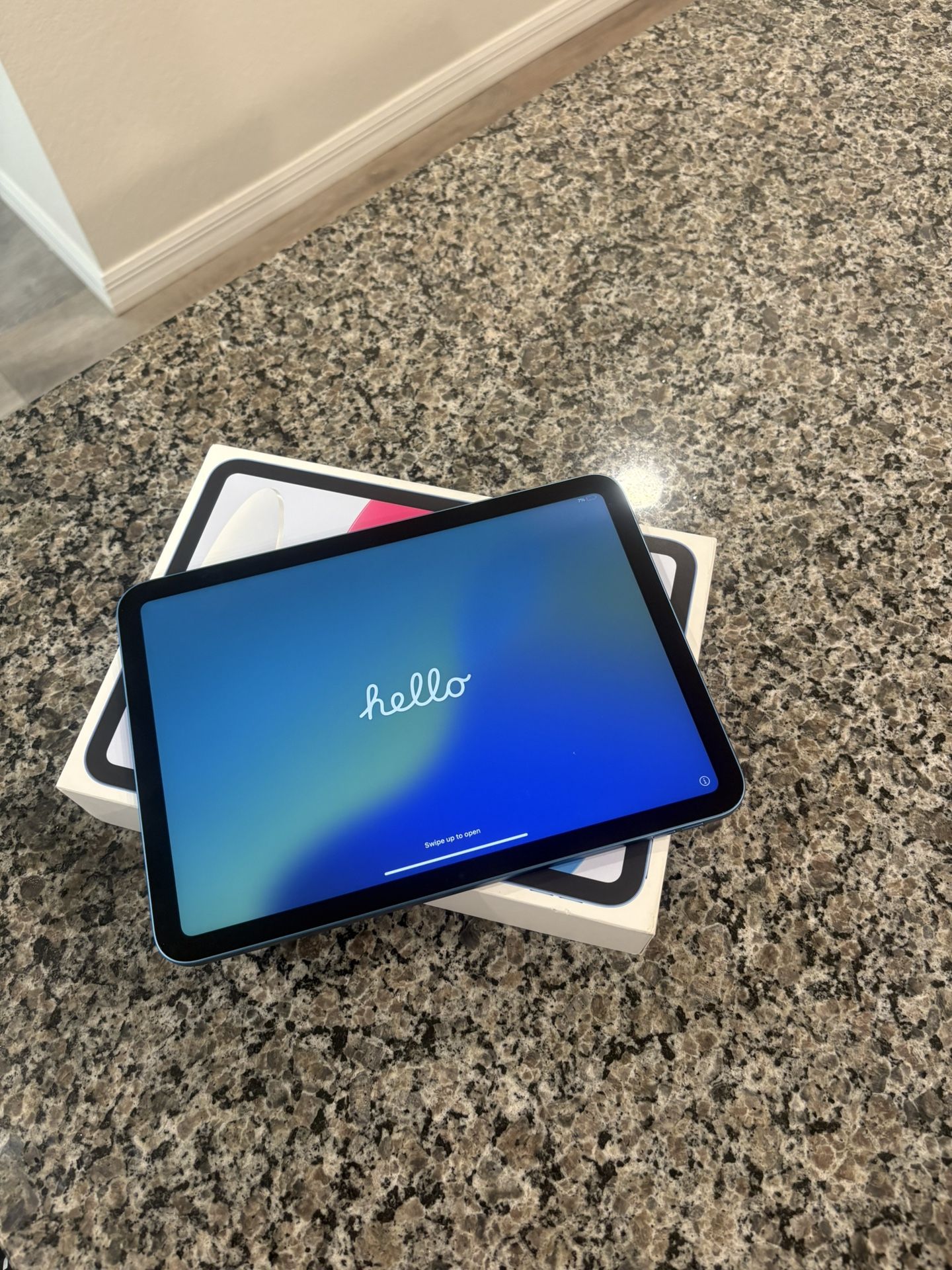 iPad 2025 11th Generation MINT 100% Battery