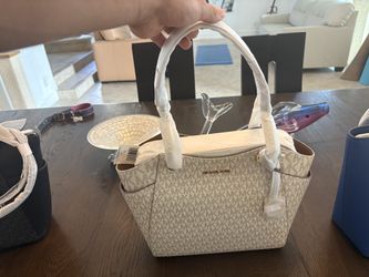 Michael kors purse white brand new