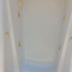 5ft Hydromassage Bathtub