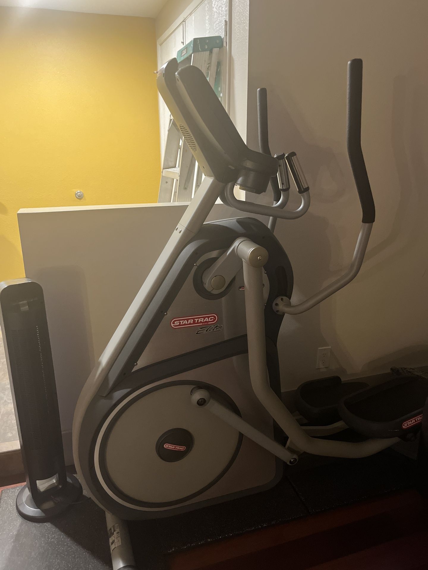 Elliptical Machine - Commercial Grade
