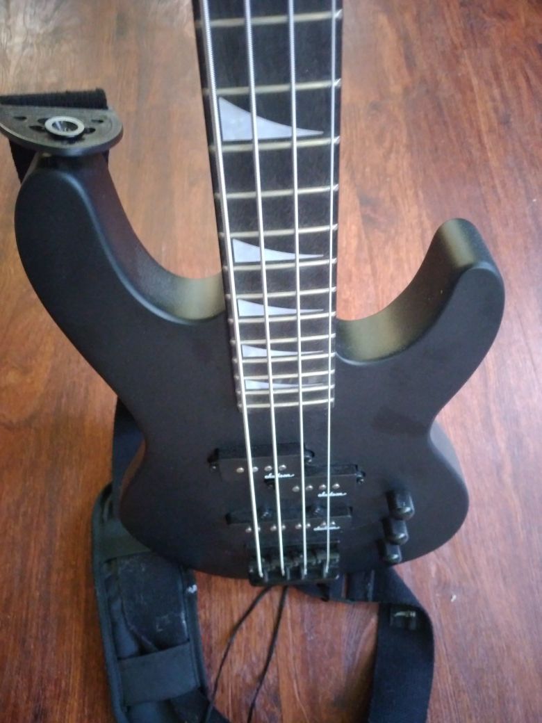 Jackson Minion Bass Guitar SMALL SCALE