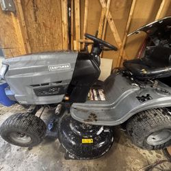 Craftsman T1000 Riding Lawnmower 