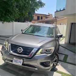 2017 Nissan Pathfinder 