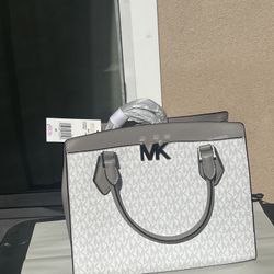 Brand new Michael Kors Handbag. 