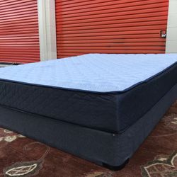 Queen Mattress with box spring 