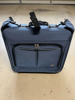 Atlantic Wardrobe Garment 2 Wheel Suitcase w/ Minor Flaw