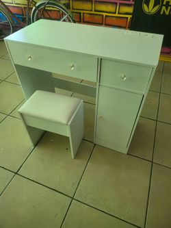 Make up Vanity Table