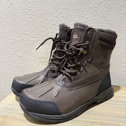 Ugg Vibram Boots Size 9 Waterproof 