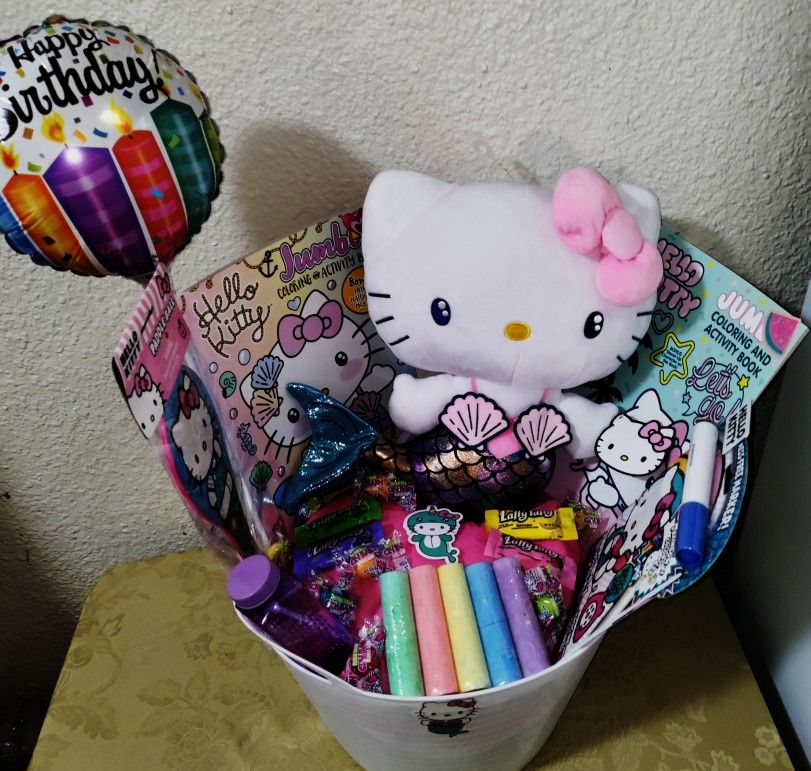 HELLO KITTY BIRTHDAY GIFT BASKET. ( PICK UP IN MODESTO)