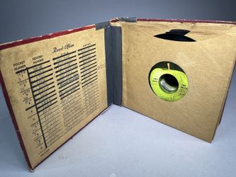 Beatles 7-inch 45rpm Lot Vinyl Singles Apple Capitol Records, Album Sleeve Book