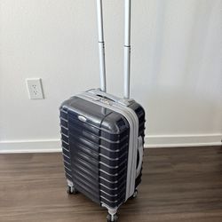 360’ wheels lightweight carry-on suitcase