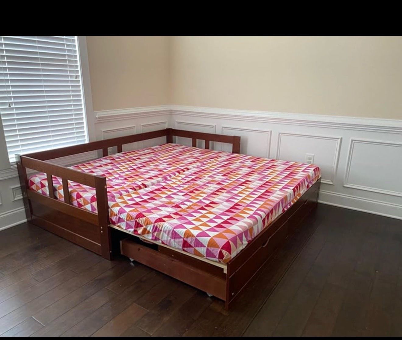 Extendable Bed Daybed, Chestnut, Twin to King -mattress not included