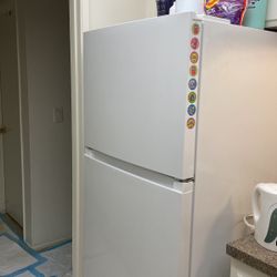 Fridge And Microwave 