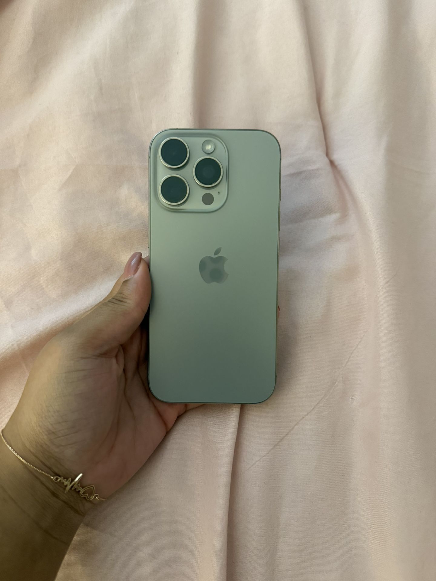 Apple iPhone 16 Pro 256 GB Unlocked