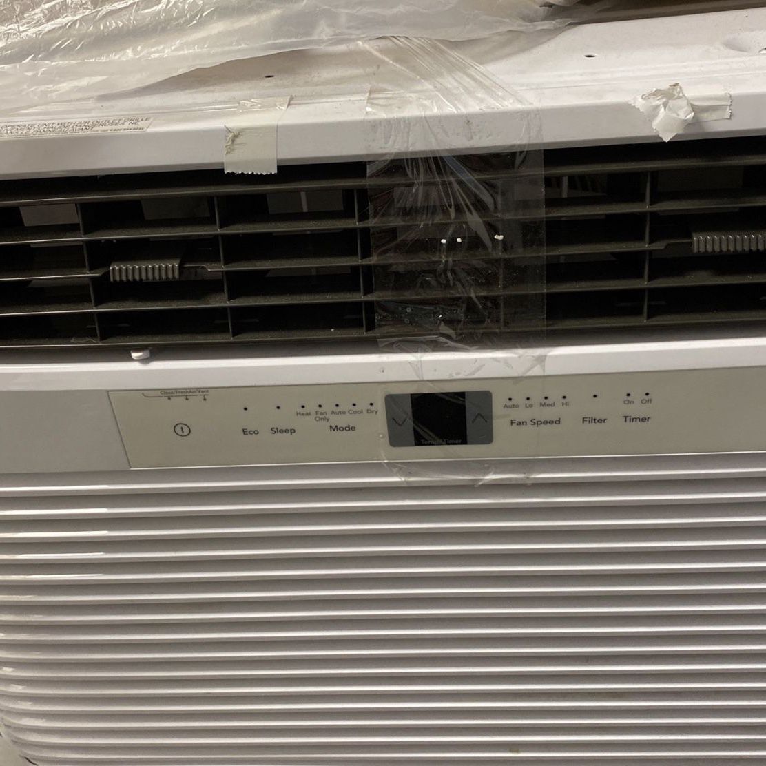 Air Conditioner 18kBTU With Heat 1000sqft