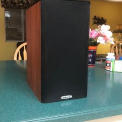 Bookshelf Speakers 