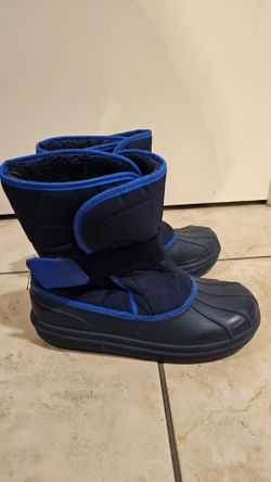 Childrens place rain boots size 4