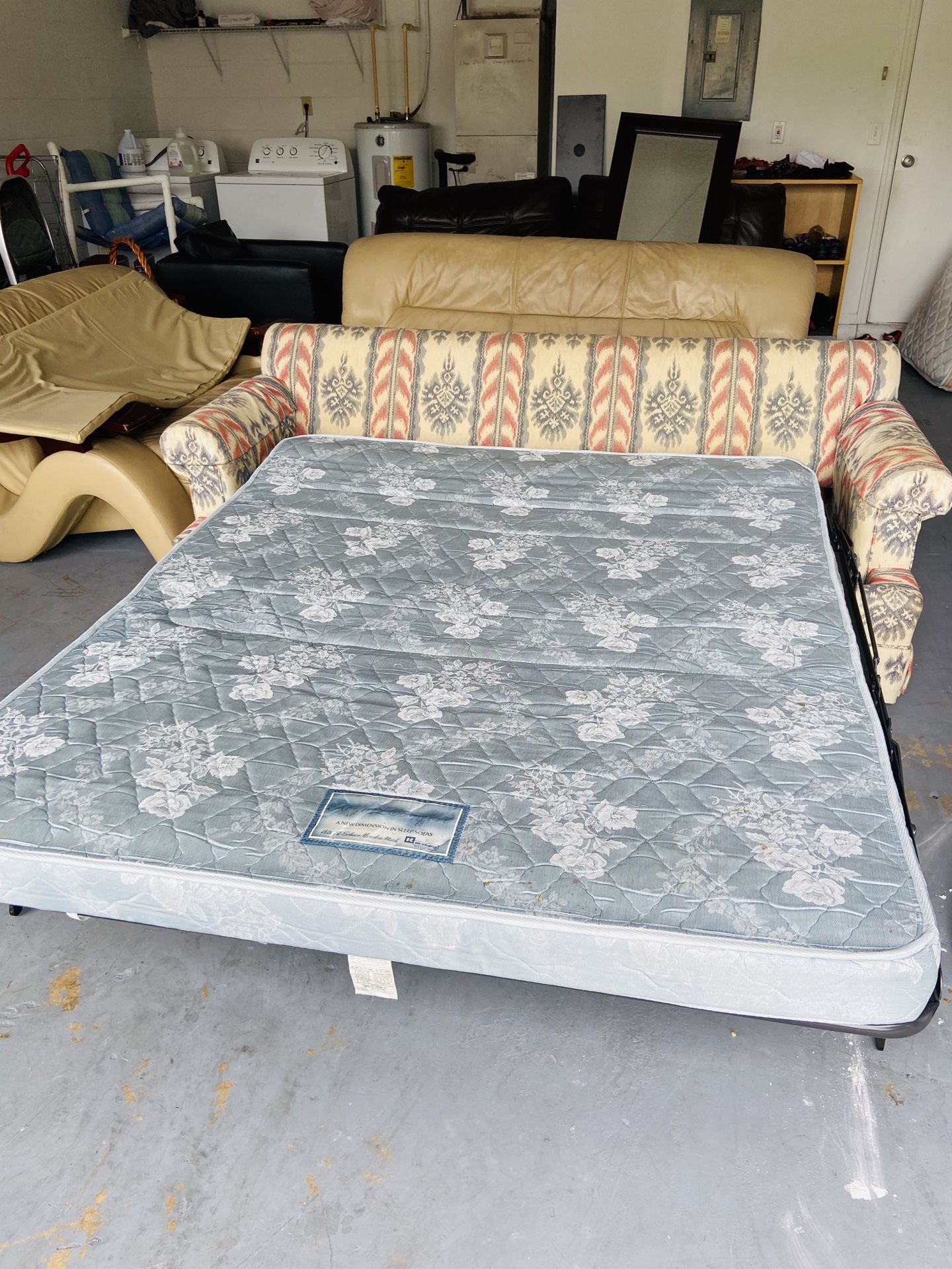 🌟 SOFA BED 🌟 Sleeper Couch Pull out queen size bed + mattress / guest bed / extra bed /space saver