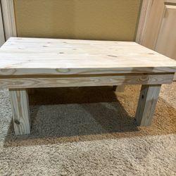 Farmhouse Coffee Table (Unfinished) 