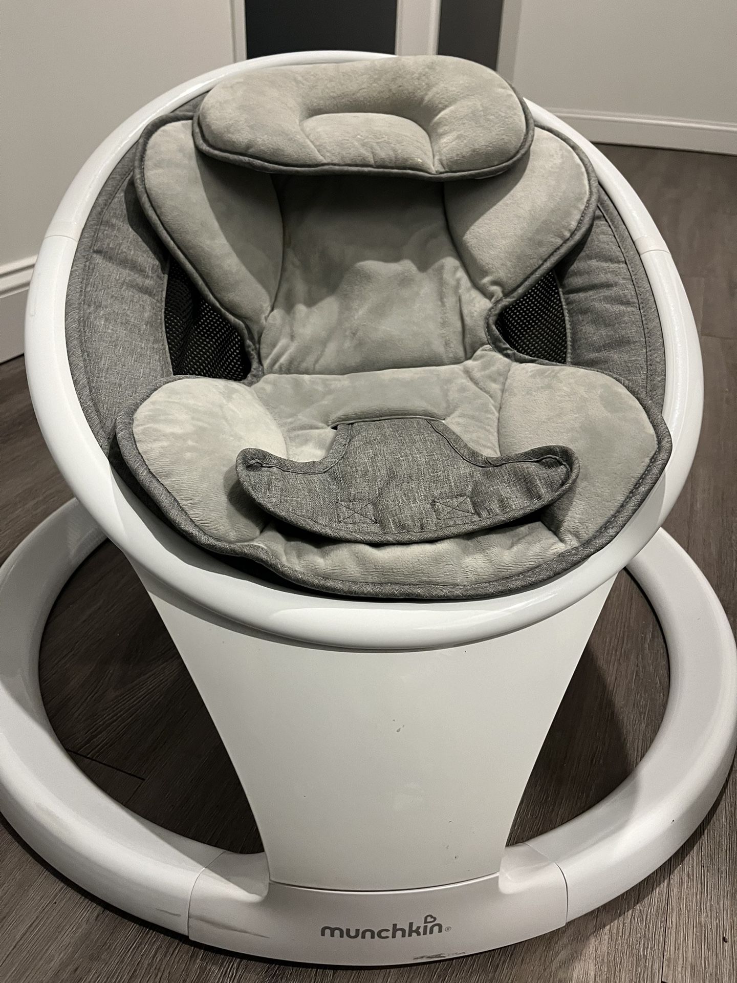 Bluetooth Enabled Infant Baby Swing, 5 Ranges of Motion, White, Unisex