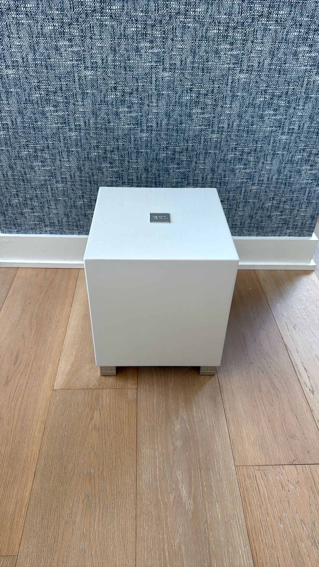 REL Subwoofer