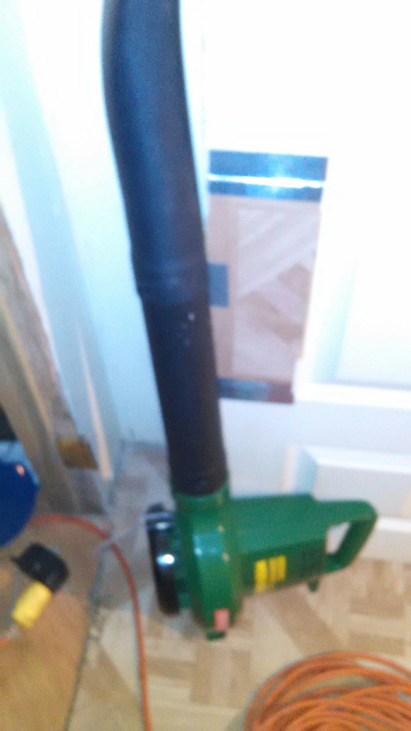 (ELECTRIC LEAF BLOWER WORKS GOOD)NEED GONE ASAP