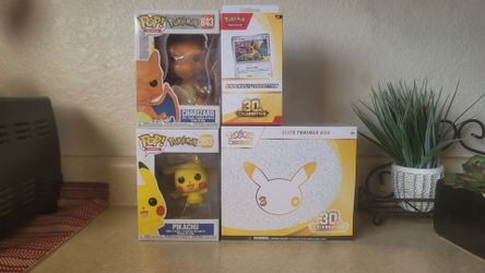 Pokémon 30th Anniversary Set + Mega Charizard