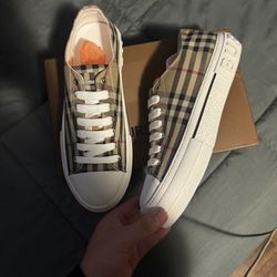 Burberry Shoes 