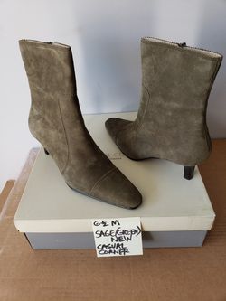 Women's boots (NEW)