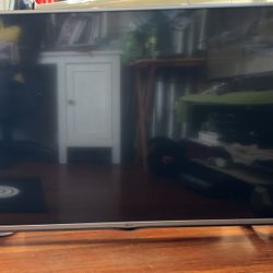 LG 49” TV