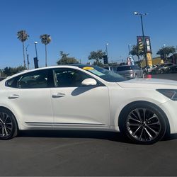 2017 KIA CADENZA price $19.995