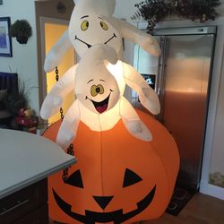 Halloween Yard Decoration Friendly Ghost Trio Inflatable Airblown  With Pumpkin Casper Very Bright And Cute 