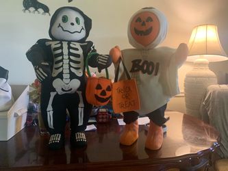 Halloween figures