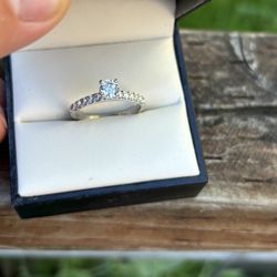 14kt White Gold Diamond Ring 