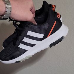 Adidas  cloud foam LIKE NEW used 1 time (SZ 5)  