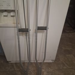 CRUTCHES,ADULT.