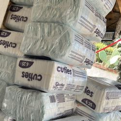 400 DIAPERS FOR SELL