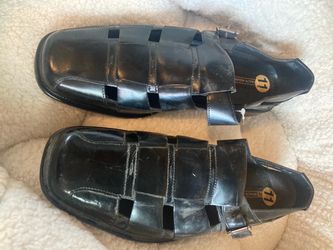 New Leather Men’s Sandals size 11