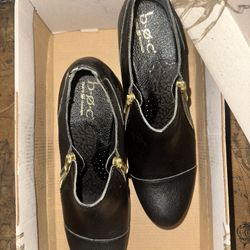 B.Ø.C Black Leather Ankle Bootie 