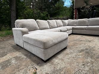 *FREE DELIVERY* 4 Piece Oversized Ashley Furniture Sectional