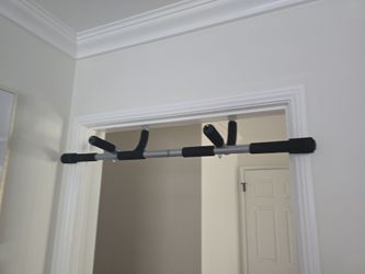 Pull up bar