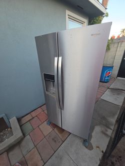 30-inch Wide French Door Refrigerator - 19.7 cu. ft.
