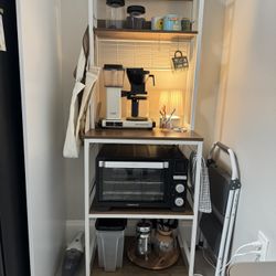 Bakers Rack With Power Outlet 