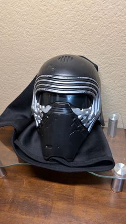 Disney Store Star Wars Kylo Ren Electronic Voice Changer Mask Helmet w/ Hood