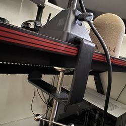 RE-20 Gaming/Broadcasting Microphone + Stand