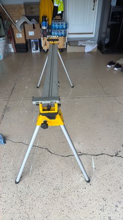 Dawalt stand 12 fit used