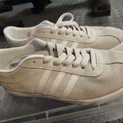 Adidas Sneakers
