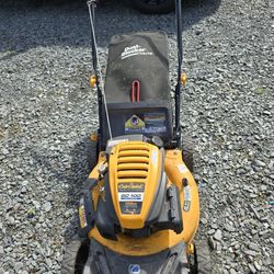 Cub Cadet Lawnmower 