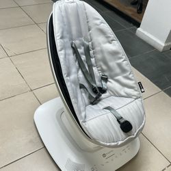 4Moms MamaRoo Baby Swing Gently Used, Fully Functional