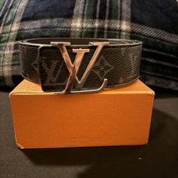 Louis Vuitton. 